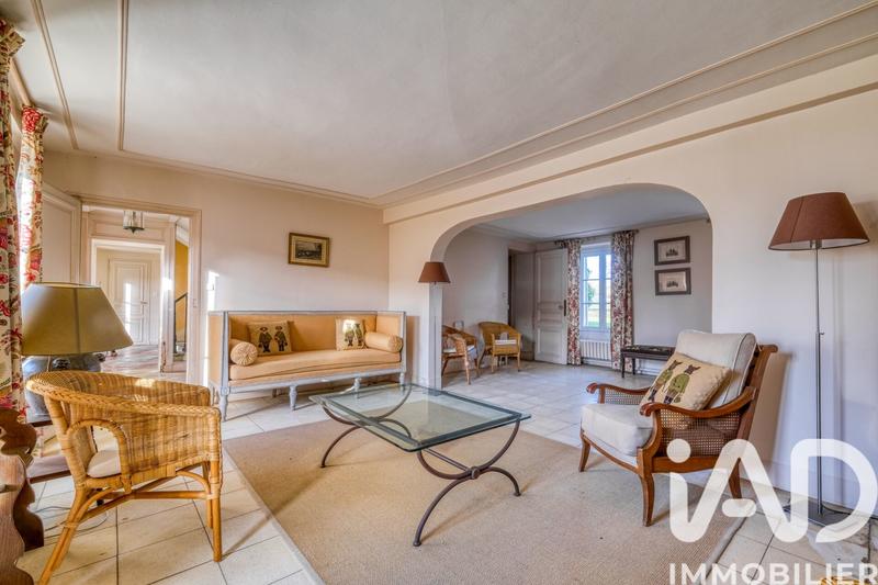 Maison - 300 m² - 10 pièces