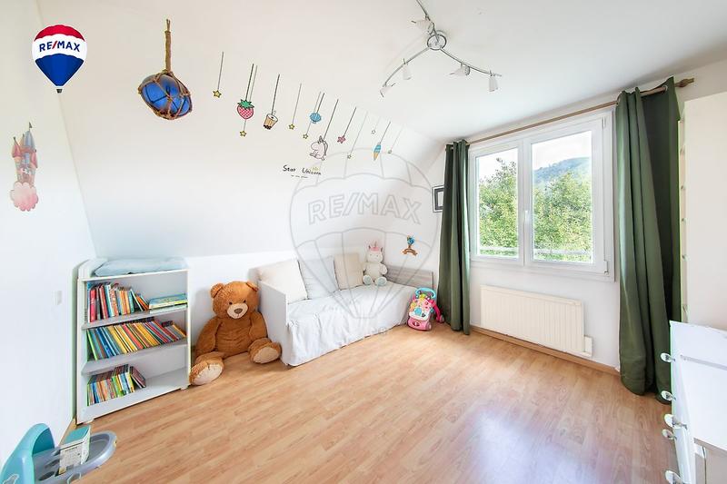 Maison - 100 m² - 6 pièces