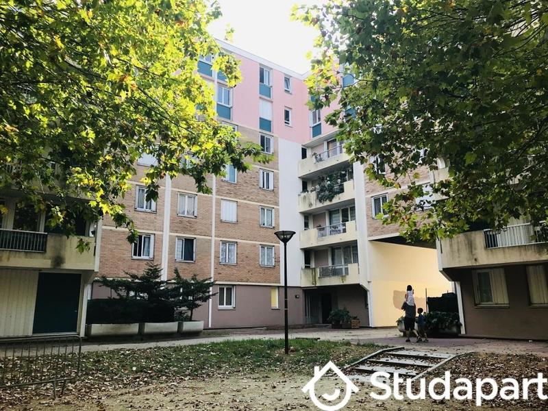 Chambre - 12 m² - 1 pièce