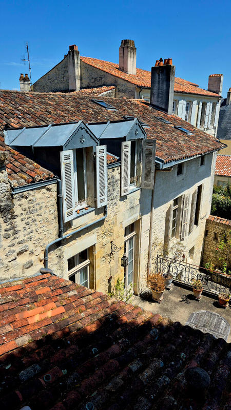 Maison - 379 m² - 12 pièces