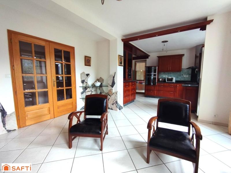 Maison - 228 m² - 6 pièces