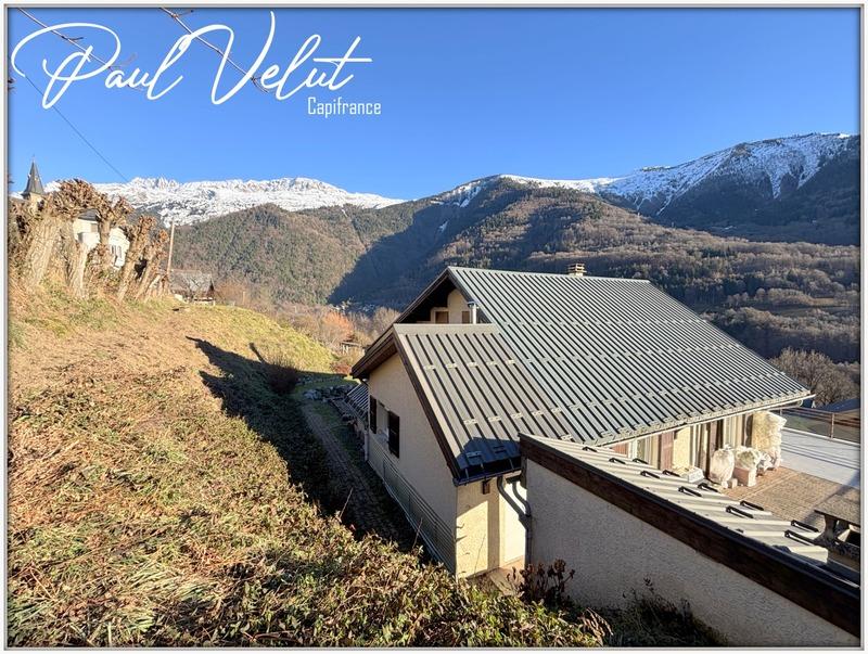 Maison - 235 m² - 9 pièces