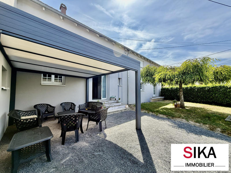 Maison - 220 m² - 8 pièces