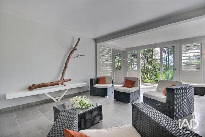 Maison - 277 m² - 8 pièces