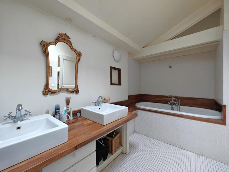 Maison - 200 m² - 6 pièces