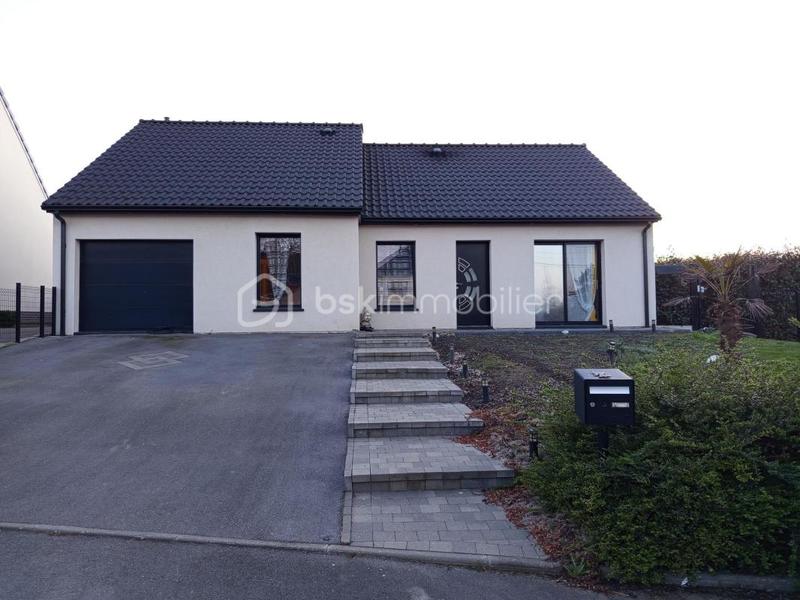 Maison - 93 m² - 5 pièces