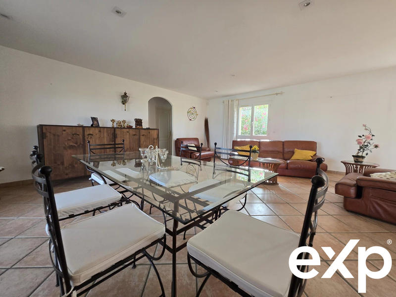 Villa - 240 m² - 6 pièces