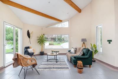 Villa - 207 m² - 9 pièces