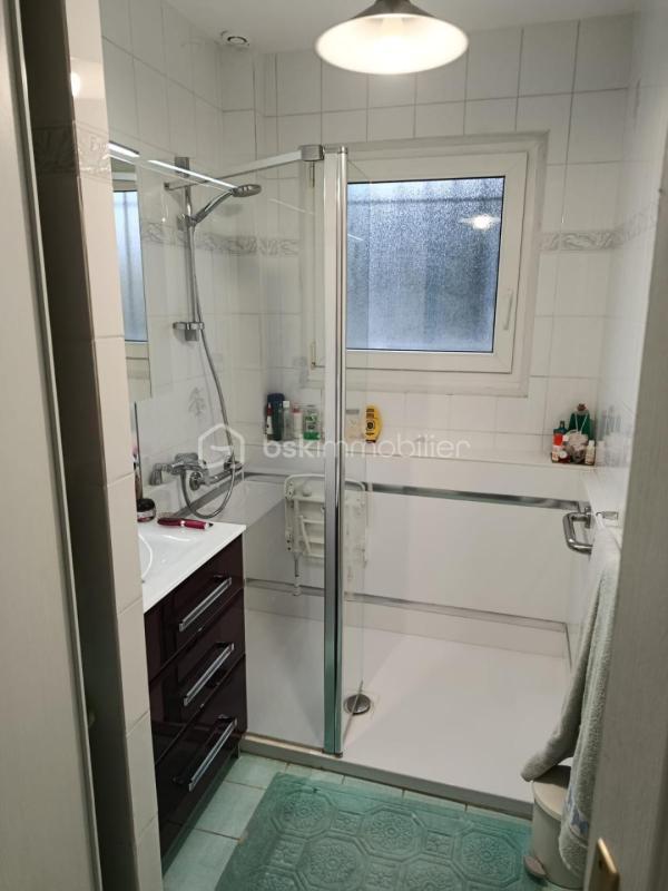 Maison - 185 m² - 8 pièces