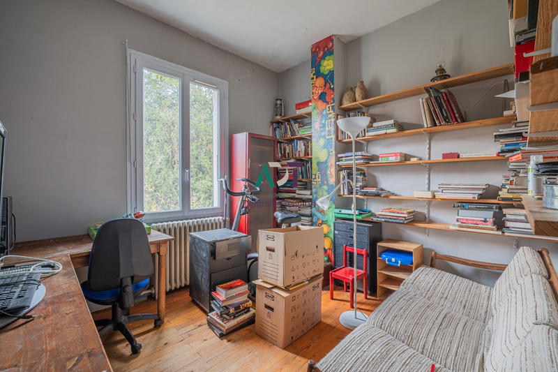 Maison traditionnelle - 181 m² - 10 pièces