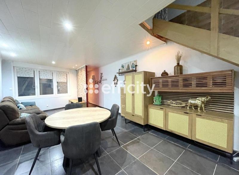 Maison - 94 m² - 5 pièces