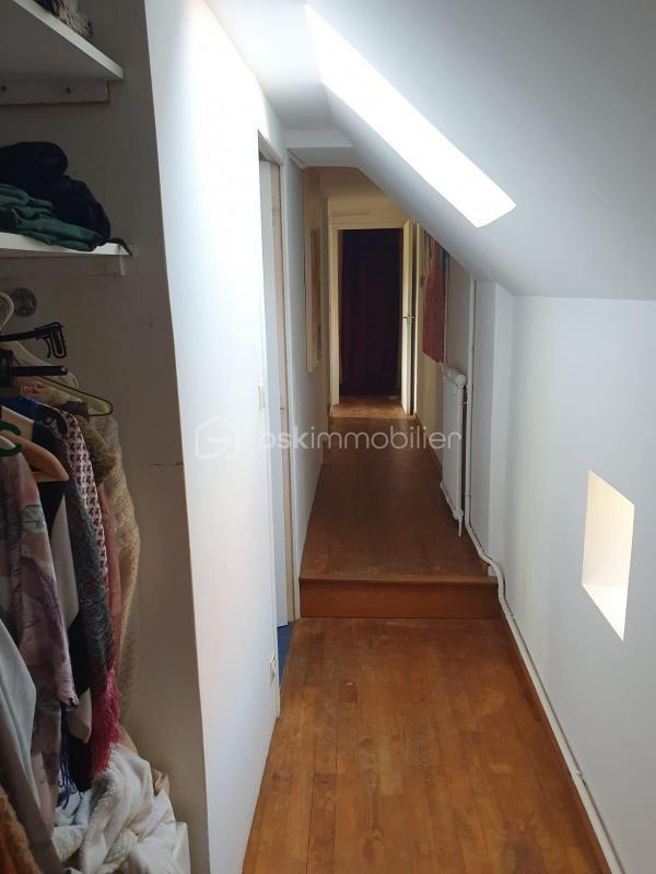 Maison - 210 m² - 6 pièces