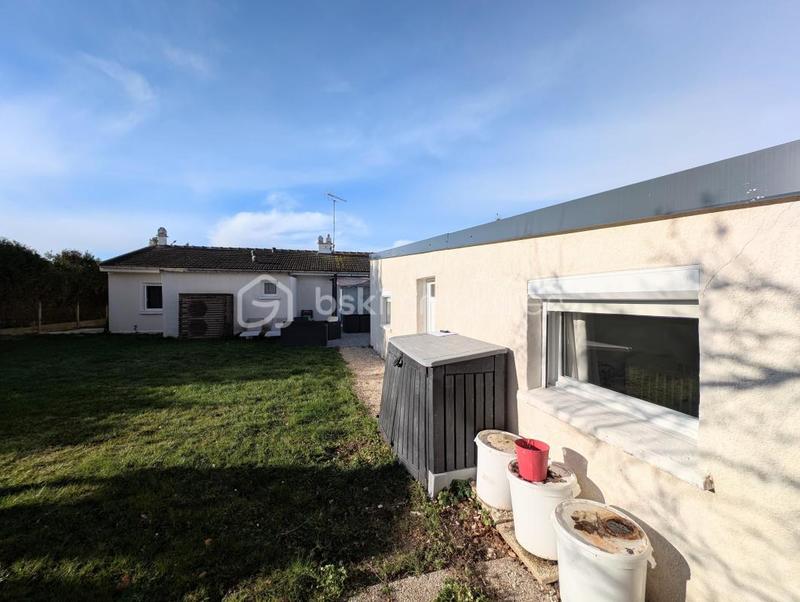 Maison traditionnelle - 90 m² - 4 pièces