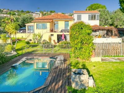 Villa - 250 m² - 10 pièces