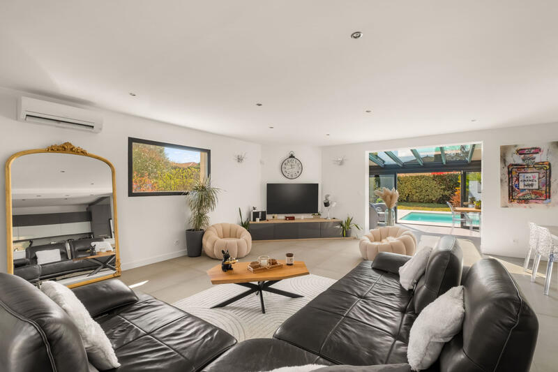 Maison - 188 m² - 7 pièces