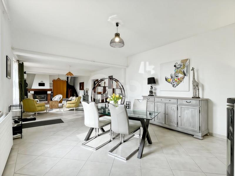 Propriété - 180 m² - 5 pièces