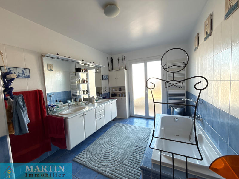 Maison - 186 m² - 7 pièces