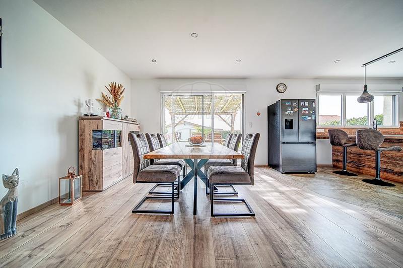 Maison - 108 m² - 4 pièces