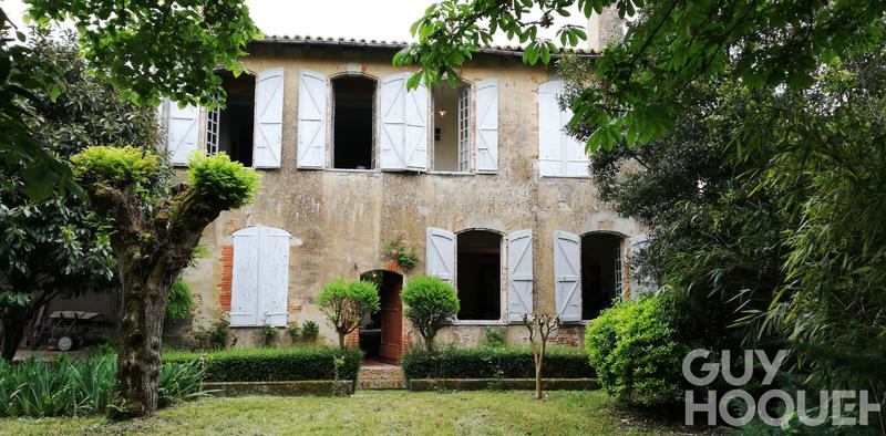 Maison - 400 m² - 10 pièces