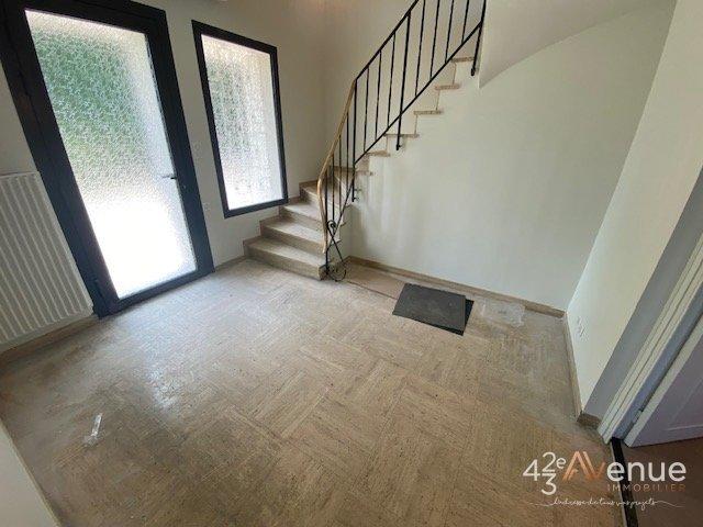 Maison - 199 m² - 7 pièces