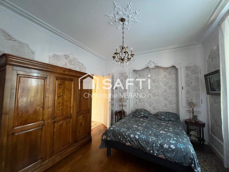 Maison - 121 m² - 8 pièces