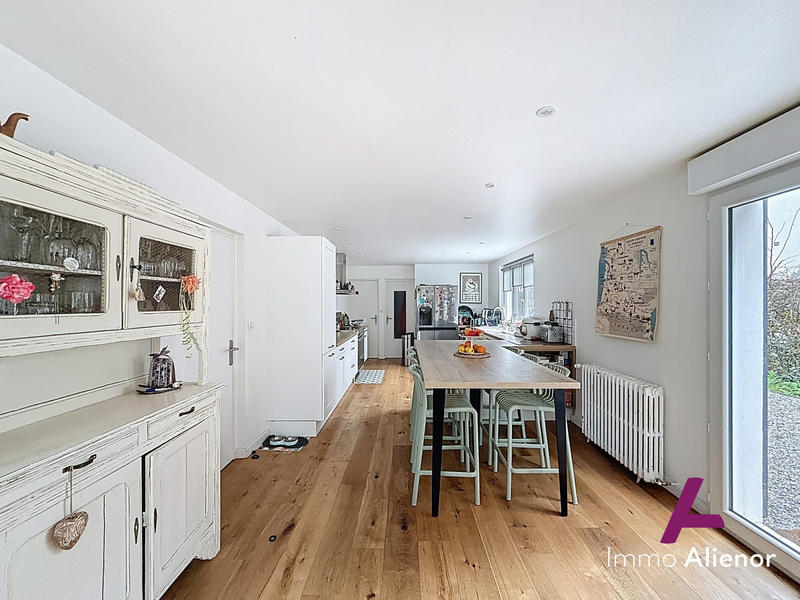 Maison ancienne - 215 m² - 8 pièces