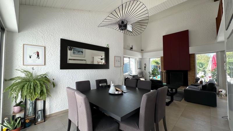 Villa - 205 m² - 10 pièces