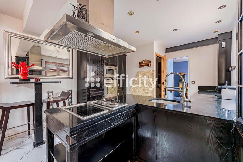 Maison - 99 m² - 5 pièces