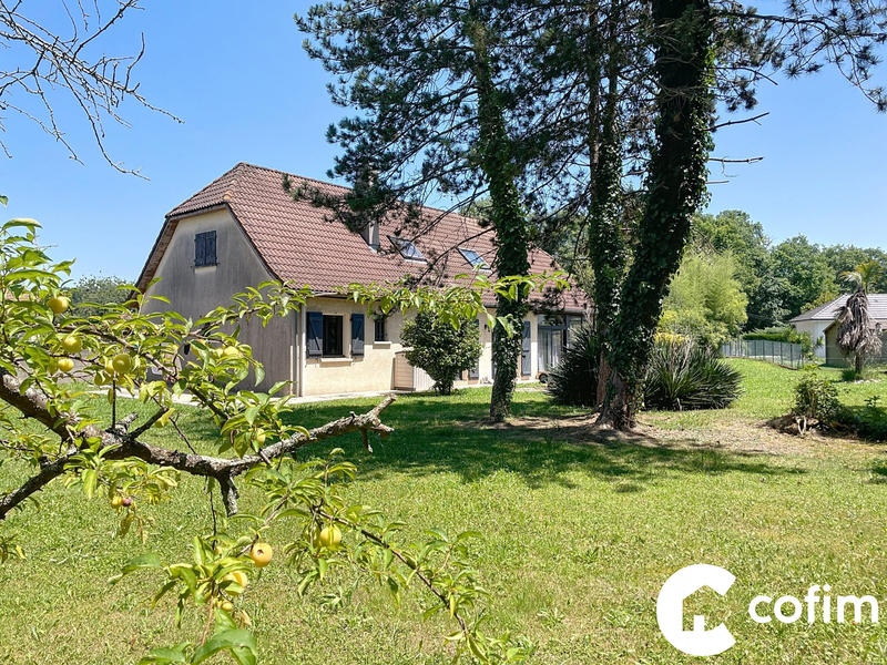 Maison - 140 m² - 6 pièces