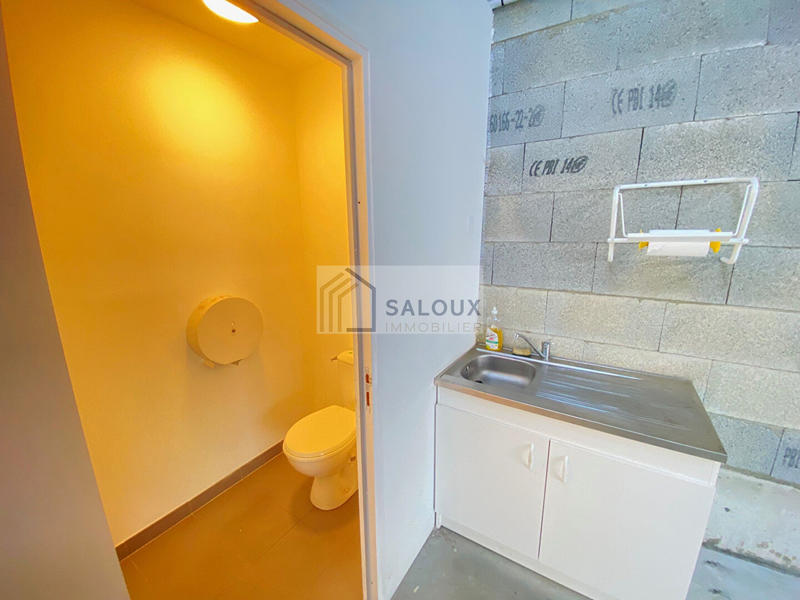 Local d'activité / Entrepôt - 145 m²