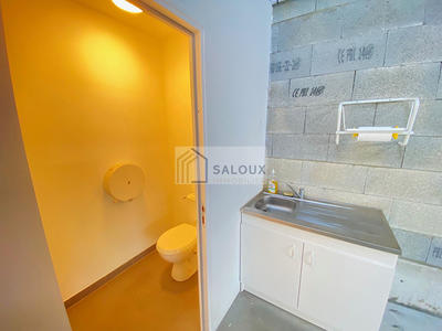 Local d'activité / Entrepôt - 145 m²