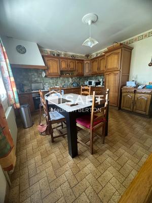 Maison - 94 m² - 5 pièces