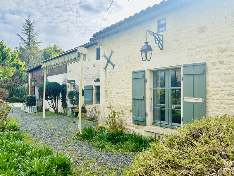 Maison - 197 m² - 8 pièces