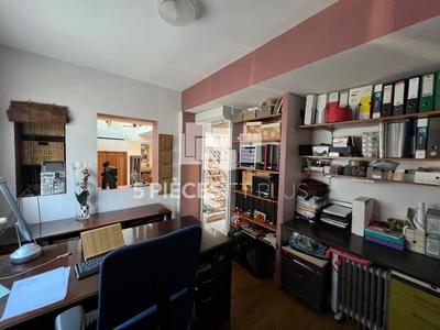 Maison - 200 m² - 7 pièces