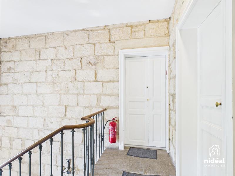 Maison - 270 m² - 15 pièces