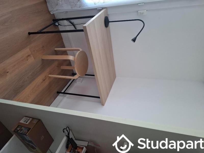 Chambre - 10 m² - 1 pièce