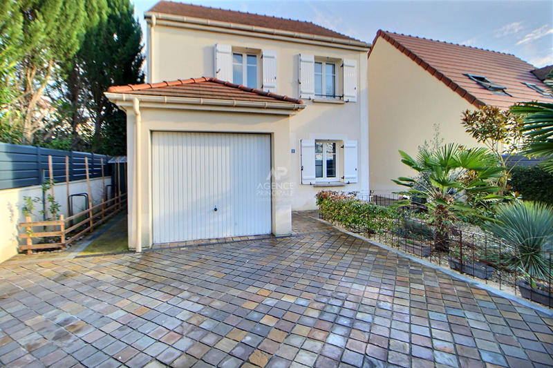 Maison - 90 m² - 6 pièces