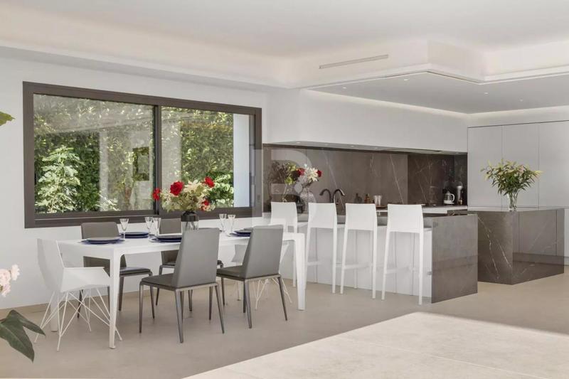 Villa - 326 m² - 9 pièces