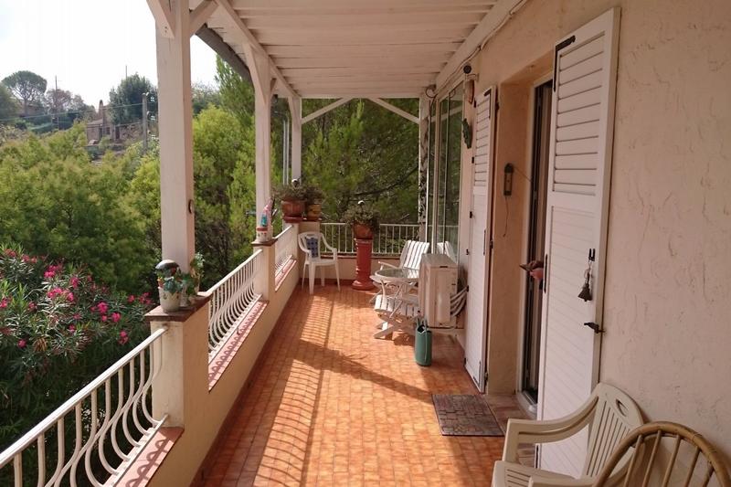 Maison - 221 m² - 6 pièces