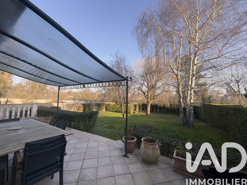 Maison - 214 m² - 8 pièces