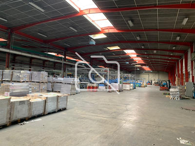 Entrepôt - 5 857 m²