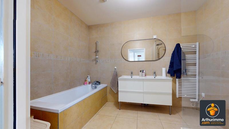 Appartement - 102 m² - 4 pièces