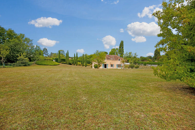 Maison - 240 m² - 8 pièces