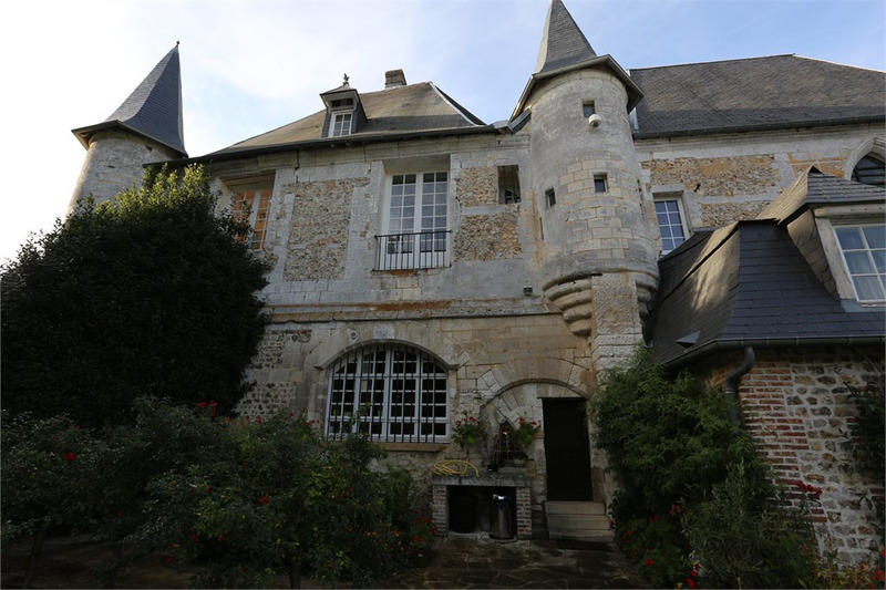 Château - 1 200 m² - 20 pièces