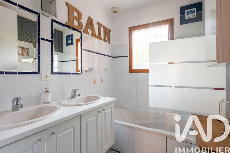 Maison - 95 m² - 5 pièces