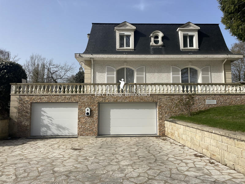 Maison - 456 m² - 14 pièces