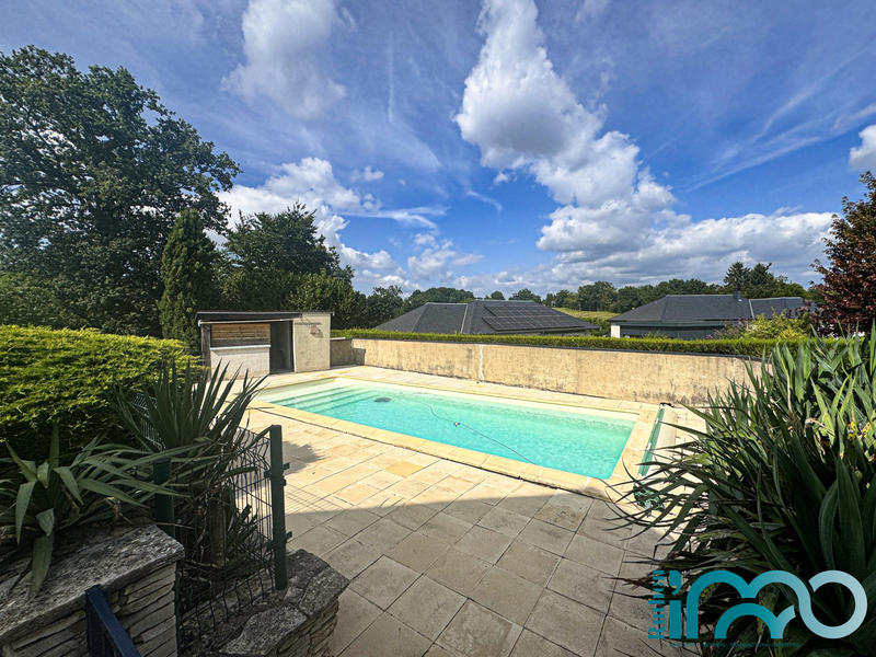 Maison - 177 m² - 7 pièces