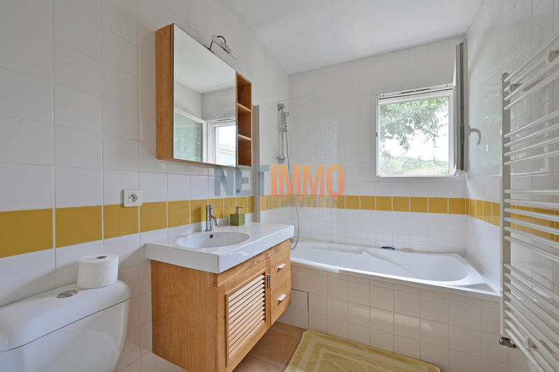 Maison - 195 m² - 8 pièces