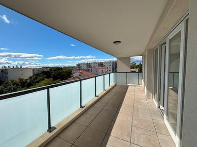 Appartement - 93 m² - 4 pièces