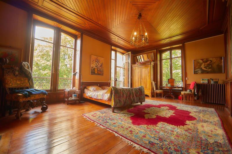 Château - 1 700 m² - 33 pièces